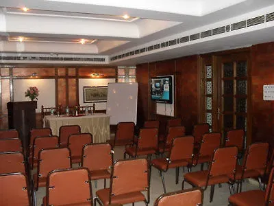 Hotel Zeeras Βαρανάσι 3*,