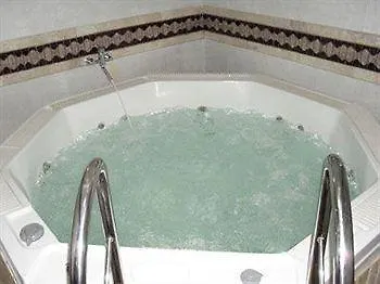 Hotel Zeeras Varanasi